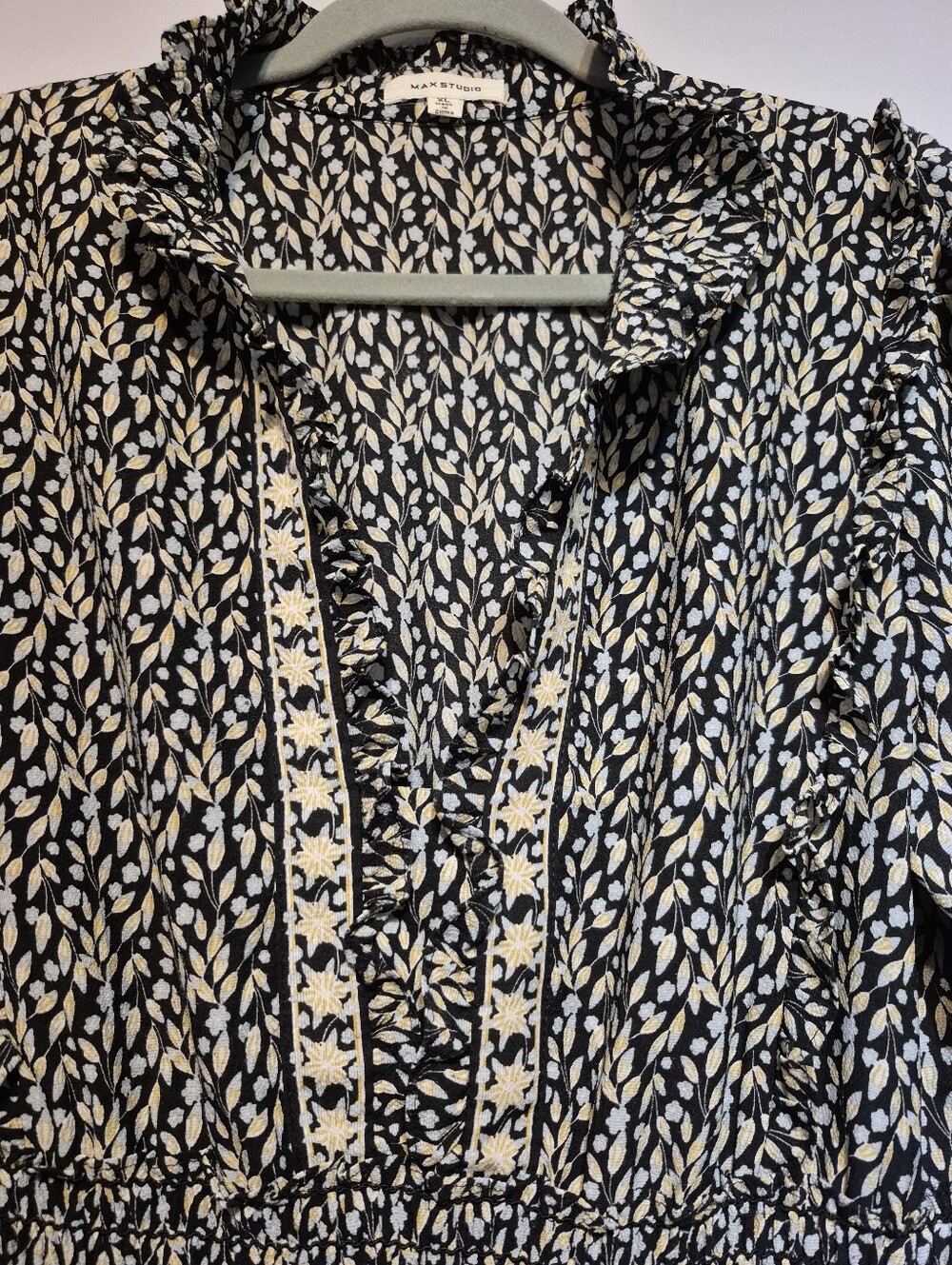 Max Studio Black and Cream Printed Long-Sleeve Maxi Dress - Picture 7 of 9